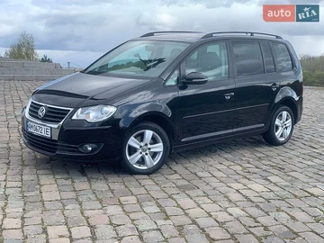 Авто Volkswagen Touran 2009 № 8738447