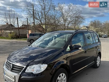 Авто Volkswagen Touran 2008 № 8738457