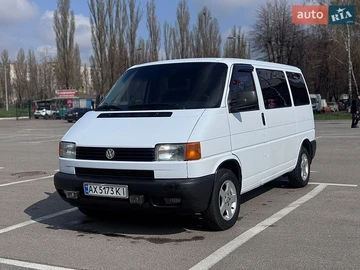 Авто Volkswagen Transporter 2000 № 8739224