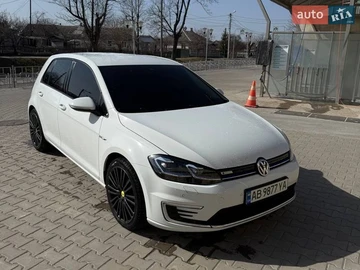 Авто Volkswagen E-Golf 2019 № 8739426