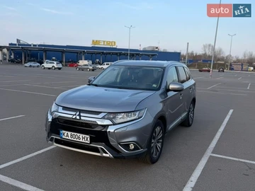 Авто Mitsubishi Outlander 2018 № 8739964