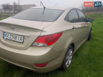 Авто Hyundai Accent 2012 № 8740004