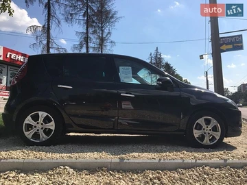Авто Renault Scenic 2010 № 8740016