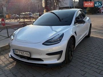 Авто Tesla Model 3 2020 № 8740369