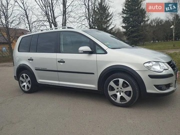 Авто Volkswagen Touran 2009 № 8740733