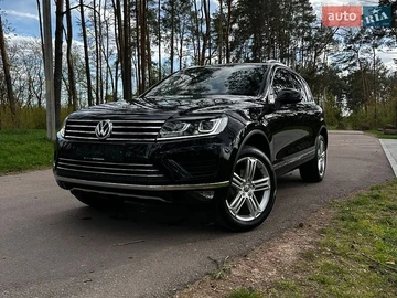 Авто Volkswagen Touareg 2016 № 8742165