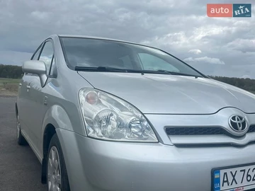 Авто Toyota Corolla Verso 2005 № 8742411