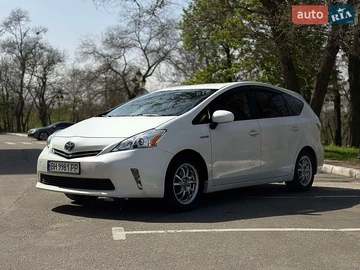 Авто Toyota Prius V 2012 № 8743103