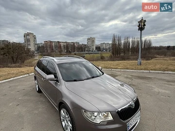 Авто Skoda Superb 2010 № 8743104