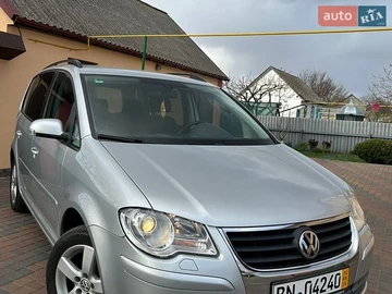 Авто Volkswagen Touran 2008 № 8743127