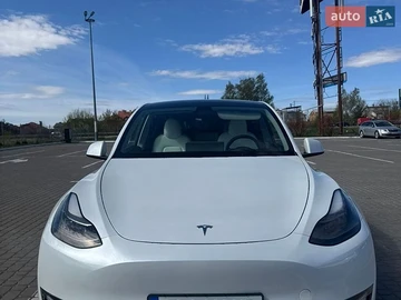 Авто Tesla Model Y 2024 № 8743748