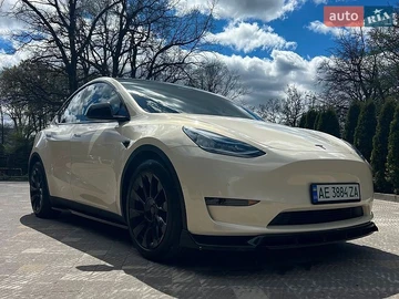 Авто Tesla Model Y 2022 № 8744217