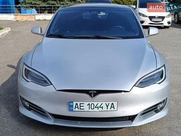 Авто Tesla Model S 2018 № 8745315