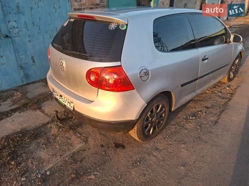 Авто Volkswagen Golf 2003 № 8745690