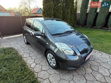 Авто Toyota Yaris 2011 № 8745780