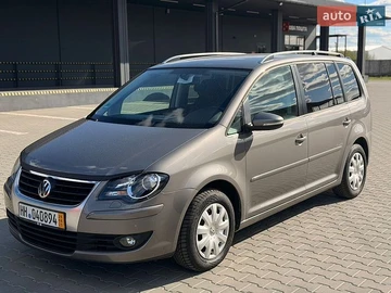 Авто Volkswagen Touran 2010 № 8745960