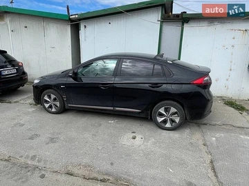 Авто Hyundai Ioniq 2017 № 8746006