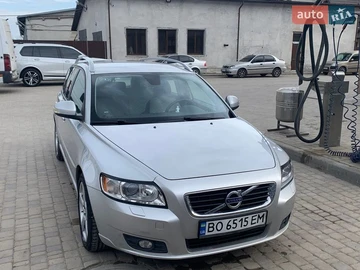 Авто Volvo V50 2011 № 8746212