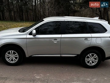 Авто Mitsubishi Outlander 2019 № 8747417