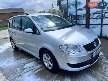 Авто Volkswagen Touran 2008 № 8748878