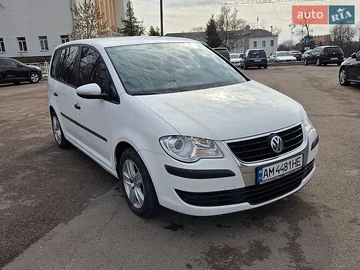Авто Volkswagen Touran 2009 № 8749707