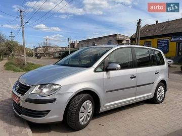 Авто Volkswagen Touran 2007 № 8750048