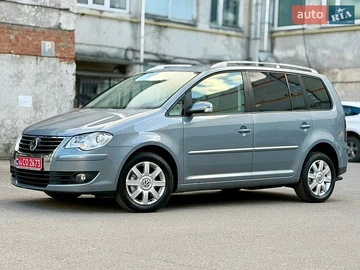 Авто Volkswagen Touran 2008 № 8750054