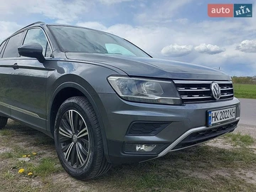 Авто Volkswagen Tiguan 2017 № 8750082