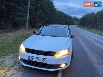 Авто Volkswagen Jetta 2011 № 8750421