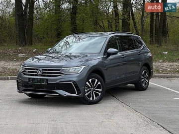 Авто Volkswagen Tiguan 2022 № 8750615