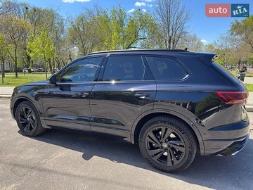 Авто Volkswagen Touareg 2022 № 8750636