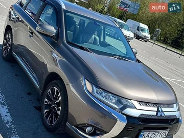 Авто Mitsubishi Outlander 2018 № 8751052