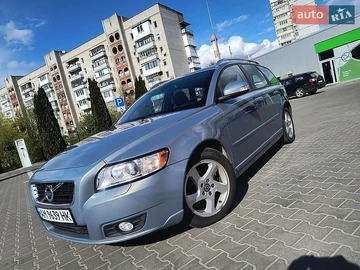 Авто Volvo V50 2012 № 8751293