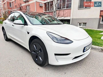 Авто Tesla Model 3 2021 № 8751631