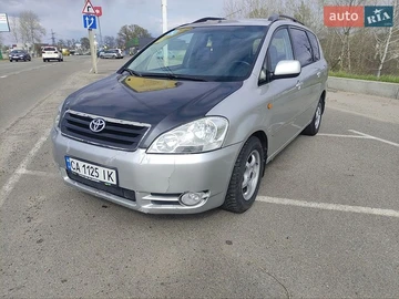 Авто Toyota Avensis Verso 2002 № 8751835