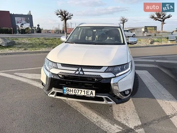 Авто Mitsubishi Outlander 2018 № 8752705
