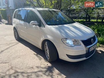 Авто Volkswagen Touran 2006 № 8752759