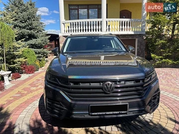 Авто Volkswagen Touareg 2018 № 8753019