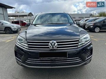 Авто Volkswagen Touareg 2017 № 8753194