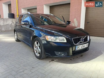 Авто Volvo V50 2010 № 8753222