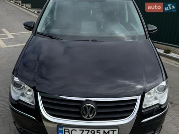 Авто Volkswagen Touran 2010 № 8753571
