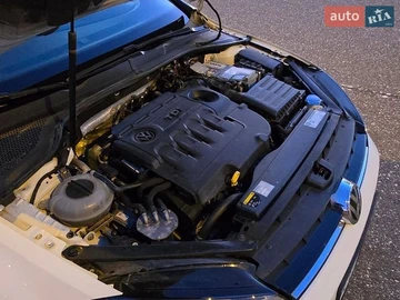 Авто Volkswagen E-Golf 2015 № 8755200