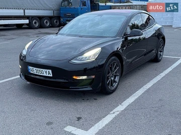 Авто Tesla Model 3 2018 № 8755221