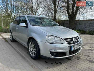 Авто Volkswagen Jetta 2010 № 8755760