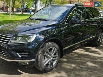 Авто Volkswagen Touareg 2015 № 8756216