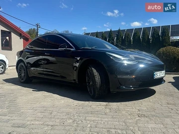 Авто Tesla Model 3 2019 № 8756428