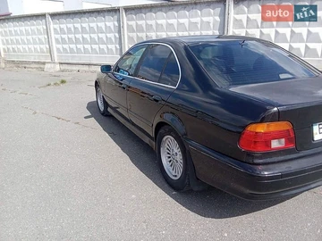 Авто BMW 5 Series 2001 № 8757012