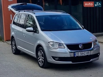 Авто Volkswagen Touran 2009 № 8757174
