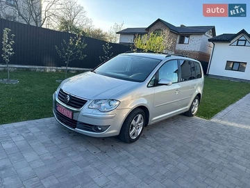 Авто Volkswagen Touran 2008 № 8758038