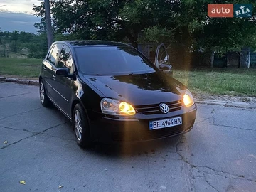 Авто Volkswagen Golf 2004 № 8758802